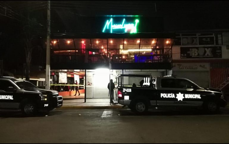 Durante la madrugada, un hombre de aproximadamente 35 años fue asesinado a balazos dentro de un canta bar ubicado en la colonia Residencial Poniente. ESPECIAL
