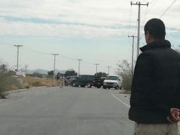 El lugar fue acordonado hasta que arribó el agente del Ministerio Público, y después el cuerpo fue trasladado al Servicio Médico Forense. TWITTER/@torreon