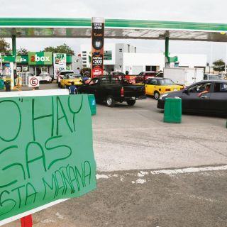 López Obrador ofrece 29 mil al mes a conductores de pipas