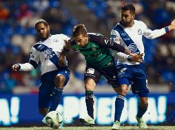 Puebla y Santos hicieron un juego cerrado por la posesión del balón. MEXSPORT
