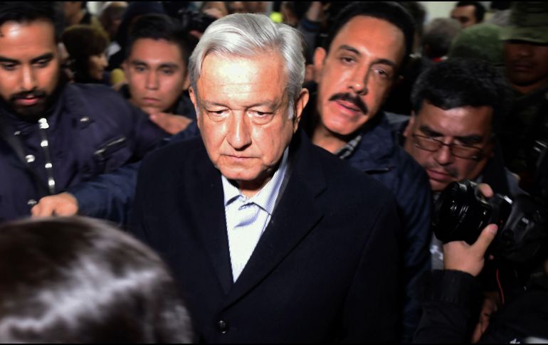 López Obrador arribó por la madrugada a Tlahuelilpan para supervisar las acciones para controlar el incendio, la recuperación de los cuerpos y atención a las víctimas. AFP / A. Estrella