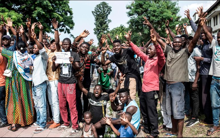 Simpatizantes de Tshisekedi celebran luego de darse a conocer la decisión de la Corte Constitucional. AFP/J. Wessels
