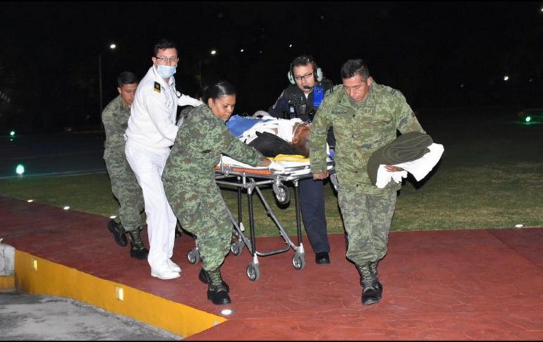 Durante la madrugada, dos personas lesionadas por la explosión fueron trasladadas vía aérea a las instalaciones del Hospital Central Militar, de la Ciudad de México. NTX/SEDENA