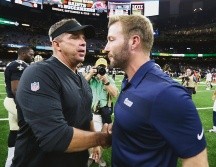Sean Payton (izq.) y Sean McVay (der.) comandan a dos de las mejores ofensivas de la Liga. AFP