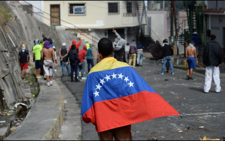Las manifestaciones en contra del gobierno que encabeza Nicolás Maduro no han parado en toda Venezuela. AFP / F. Parra