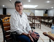 El jefe negociador de la guerrilla, Pablo Beltrán, brinda una entrevista para explicar más detalles sobre la posición del ELN. AFP/A. Roque
