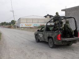 Los militares lograron la detención de cinco personas, además de asegurar un predio, armas, maquinarias y cinco vehículos. SUN/ARCHIVO