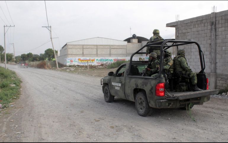 Los militares lograron la detención de cinco personas, además de asegurar un predio, armas, maquinarias y cinco vehículos. SUN/ARCHIVO