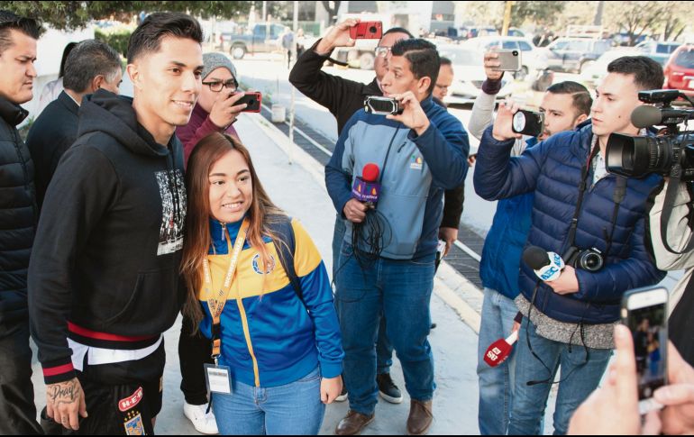 El jugador formado en Chivas recibió una cálida bienvenida en Monterrey.  MEXSPORT