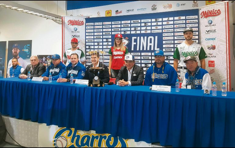 En rueda de prensa previo al primer juego de la Final, se revelaron los uniformes que portará el equipo campeón en la Serie del Caribe. EL INFORMADOR / F. ROMERO