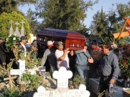 Asegura que se tratan de alternativas con el objeto que la gente tenga una manera legal y honesta de obtener sus ingresos y para que no se les empuje a actividades dañinas y que no sucedan desgracias como la Tlahuelilpan, Hidalgo. NTX / G. Granados