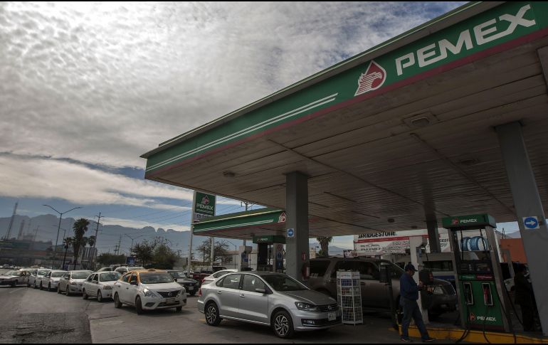 Pemex es el principal acreedor de México, pues tiene una fuerte deuda tanto interna como externa. AFP/J. Aguilar