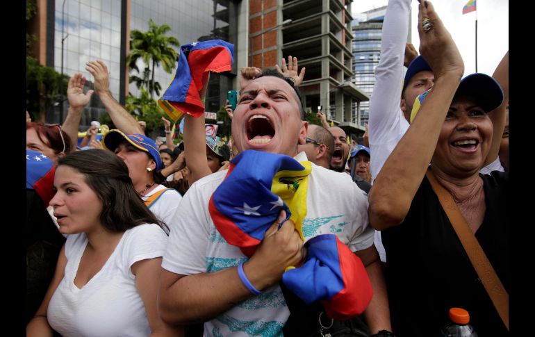 Miles de simpatizantes ovacionaron a Guaidó en la capital del país.