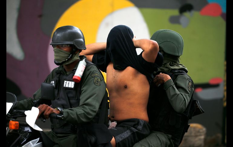 Un manifestante detenido.