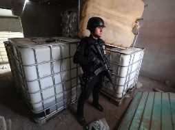 En la camioneta había tres contenedores y seis tambos plásticos. SUN/ARCHIVO