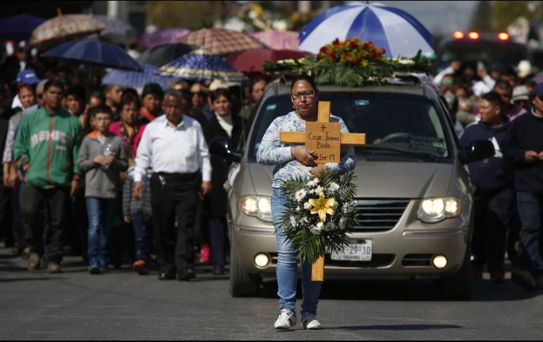 Andrés Manuel López Obrador tampoco ha hablado sobre indemnizaciones a las víctimas o a sus familias. Pero se ha destacado que se les ofrece información, atención médica y otros servicios. AP / ARCHIVO