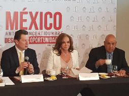 El experto en desarrollo económico  recordó que el traslado de gasolina en pipas es 14 veces más caro que en ducto. EL INFORMADOR / J. Robles