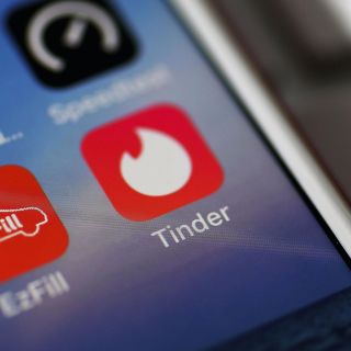 Tinder pagará 23 MDD por discriminar a usuarios de 30 años o más