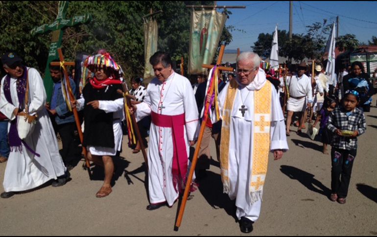 Frente a la Catedral, los fieles católicos participaron en una ceremonia religiosa tras la manifestación. SUN/ARCHIVO