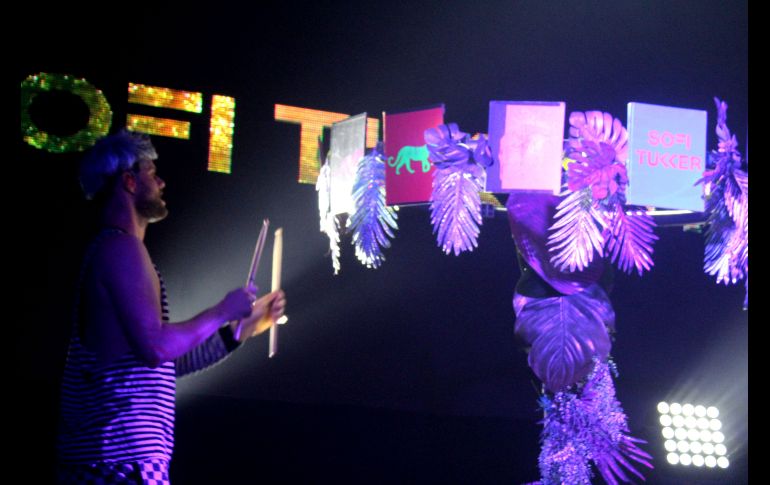 Sofi Tukker y su fiesta en escena