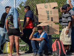  Rodríguez que en ese espacio se contará para pernoctar, servicio de sanitarios y para la ducha, así como comedor y espacios habilitados para servicios de salud, protección civil. EFE/ L. Villalobos