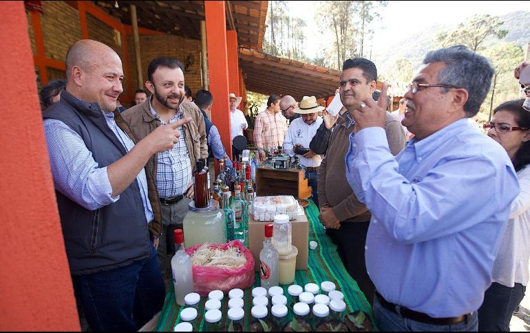 El gobernador de Jalisco visitó los pueblos de Talpa y Mascota ayer. TWITTER / @EnriqueAlfaroR