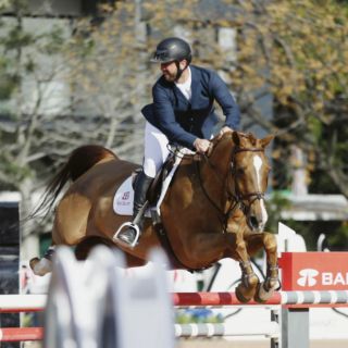 Salvador Oñate luce sobre la pista del Country Club