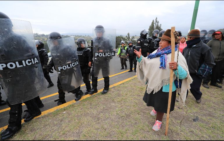 Las comunidades indígenas denunciaron “una fuerte represión” a la movilización en la provincia de Cotopaxi, a pesar de haber anunciado la marcha de manera pacífica. EFE/J. Jácome