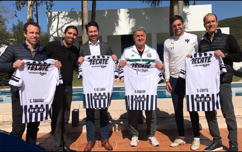 Martino observó la práctica que se desarrolló bajo las órdenes del técnico Diego Alonso. TWITTER/@Rayados