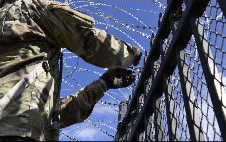 El Ejército tiene desplegados a cerca de cinco mil 600 militares en la frontera con México. AFP/US Air Force
