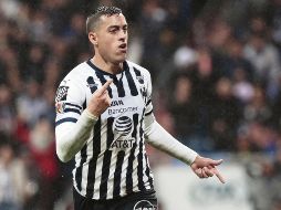 El argentino con un doblete saco un partido difícil ante el América