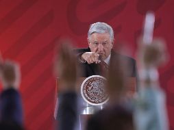 López Obrador adelanta que invitará a Fitch para explicarle el combate a la corrupción en Pemex y las inversiones que su gobierno tiene para el sector petrolero. EFE / S. Gutiérrez