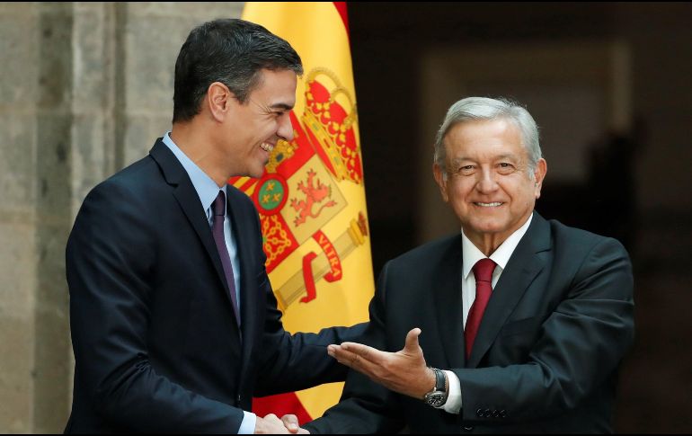 Los presidentes se trasladaron al Salón Embajadores para sostener una reunión privada con sus respectivas comitivas, para más tarde ofrecer un mensaje en el Salón Tesorería. EFE / J. Méndez