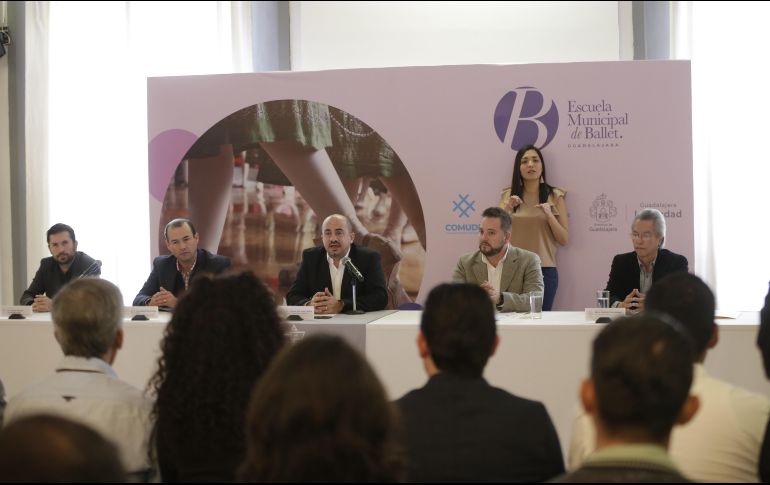 El alcalde de Guadalajara, Ismael del Toro, puntualiza que la operación e infraestructura de las nuevas escuelas estarán a cargo del Comude. EL INFORMADOR / F. Atilano