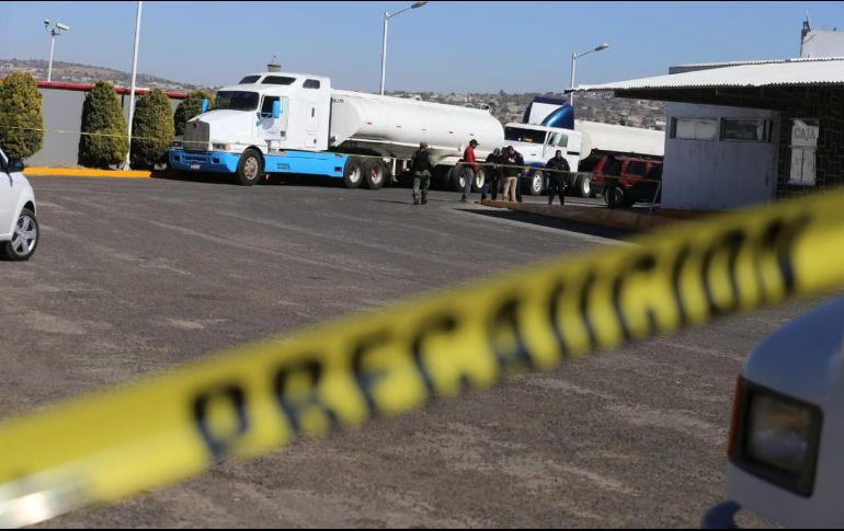Los individuos habían acudido a ofrecer combustible en dos pipas de 34 mil y 42 mil litros. TWITTER/@SSP_Hidalgo