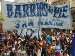 La movilización llegó a la sede de los Ministerios de Transporte y Energía, bajo consignas contra el Gobierno de Mauricio Macri y pidiendo mejoras en las zonas más desfavorecidas. EFE/A. Pereira