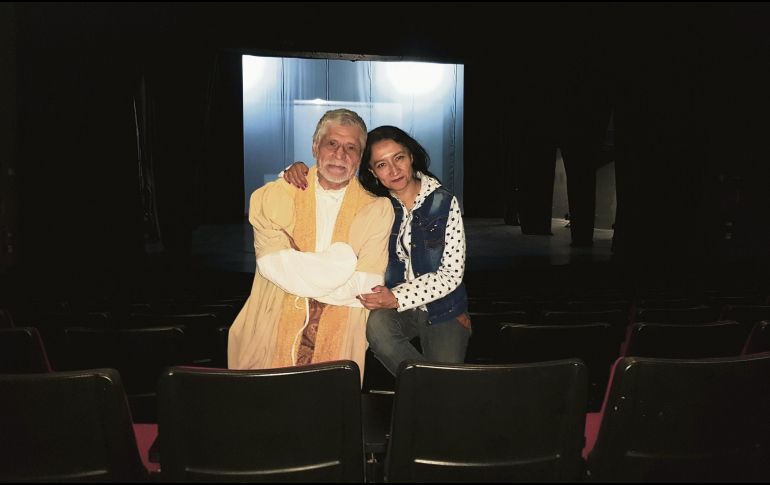 El actor Jesús Hernández y la directora Circee Rangel llegan con la propuesta de “Divino Pastor Góngora”. EL INFORMADOR / J. Pérez