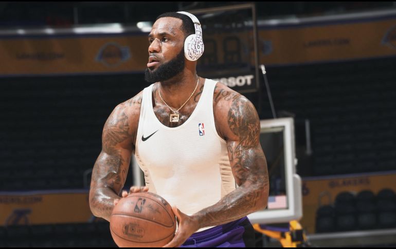 LeBron podría reaparecer el sábado ante los Warriors. AFP / A. Bernstein