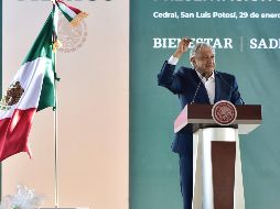 “No hay guerra, oficialmente ya no hay guerra. Nosotros queremos la paz, vamos a conseguir la paz”, dijo López Obrador. EFE/Presidencia