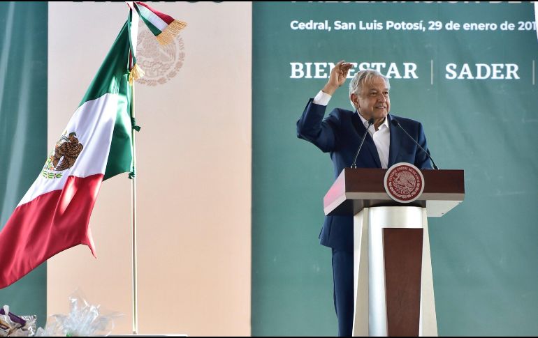 “No hay guerra, oficialmente ya no hay guerra. Nosotros queremos la paz, vamos a conseguir la paz”, dijo López Obrador. EFE/Presidencia