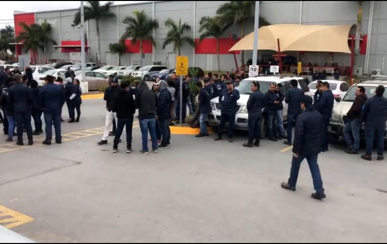 Ayer, trabajadores de diez empresas retiraron las banderas de huelga. SUN