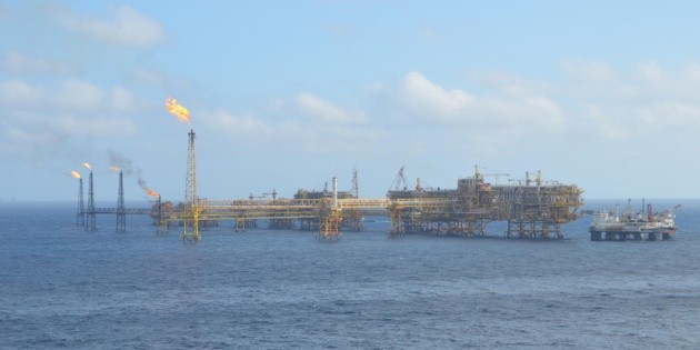 Medidas de apoyo a Pemex resultar&aacute;n insuficientes: Fitch