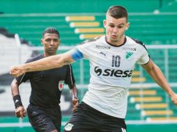 Le dicen el “Poeta” en el futbol de su país. @NICOBENEDETTI7