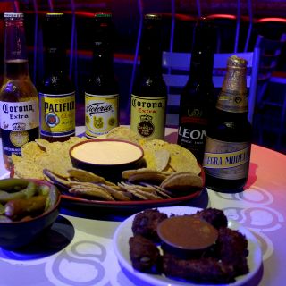 Cerveza y alitas, lo más consumido por mexicanos en Súper Bowl