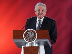 El Mandatario ha demostrado que es un fiel amante del rey de los deportes y por ello anunció escuelas de beisbol en todo el país. EFE /