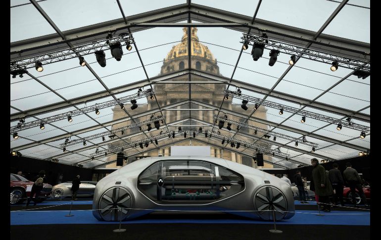 Un auto EZ-GO de Renault se muestra en una exposición en París, Francia. AFP/L. Bonaventure