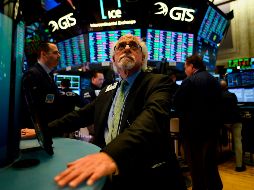 El entusiasmo en el mercado bursátil estadounidense se atemperó por un desalentador panorama de ingresos de Amazon. AFP/J. Eisele