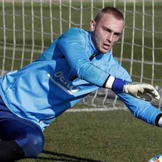 Cillessen será baja del Barcelona por mes y medio