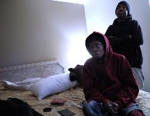 Los indigentes dormían en condiciones precarias en un campamento a la intemperie. AP/T. Antonio