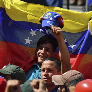 Asesor de seguridad informa que EU enviará ayuda a Venezuela